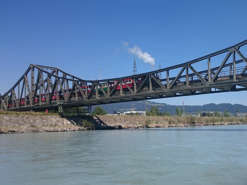 Rheinbähnle über die Wiesenrainbrücke