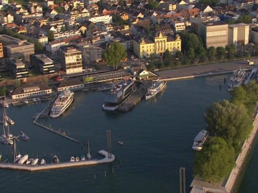 Der neue Bregenzer Hafen mit der Sonnenkönigin
