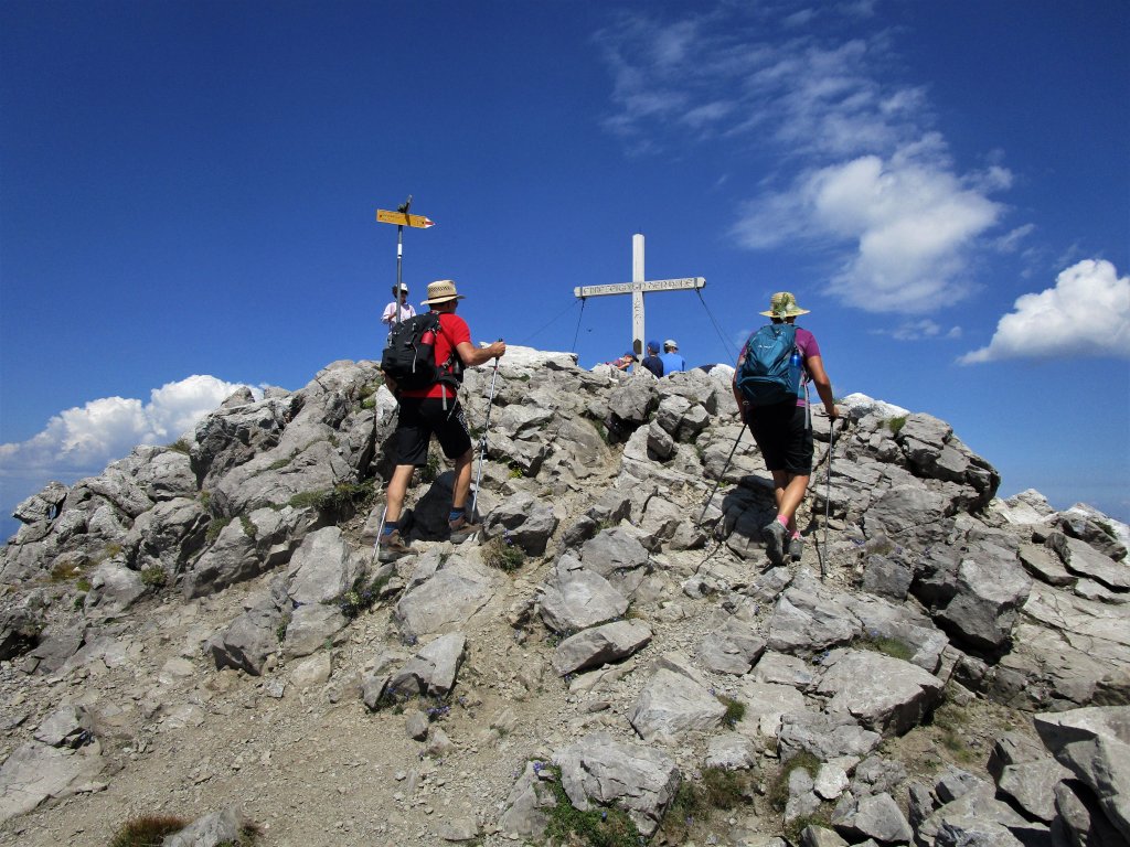 Das Gipfelziel Augstenberg (2259m) ist erreicht
